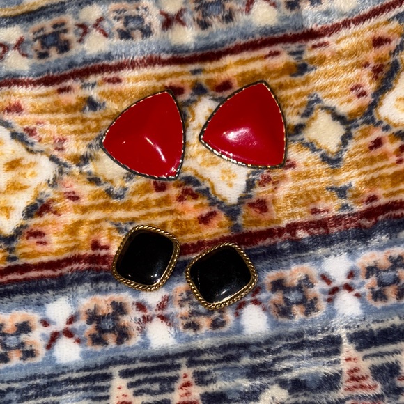 Elegant Red and Black Statement Earrings - Picture 1 of 6